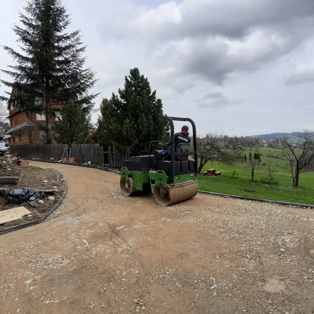 utwardzenie-terenu-nowy-targ-solid-bruk